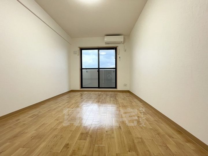 愛知県名古屋市瑞穂区雁道町2丁目の賃貸マンションの居間
