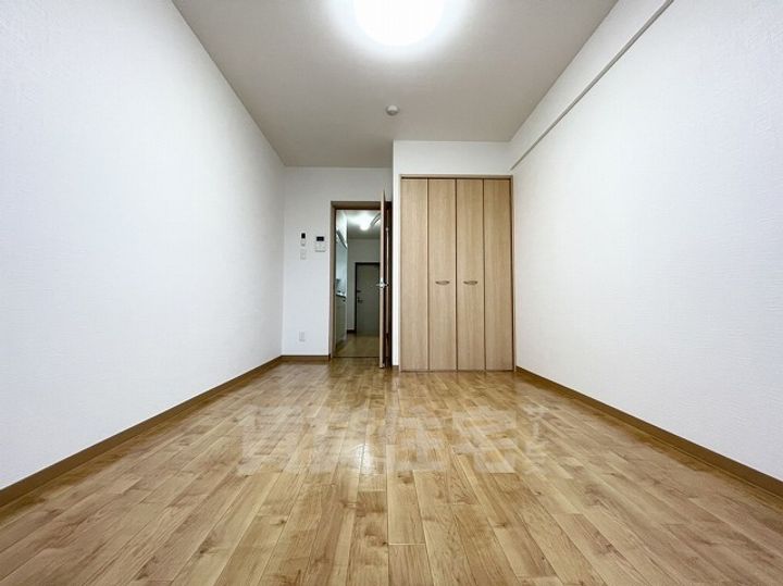 愛知県名古屋市瑞穂区雁道町2丁目の賃貸マンションの居間