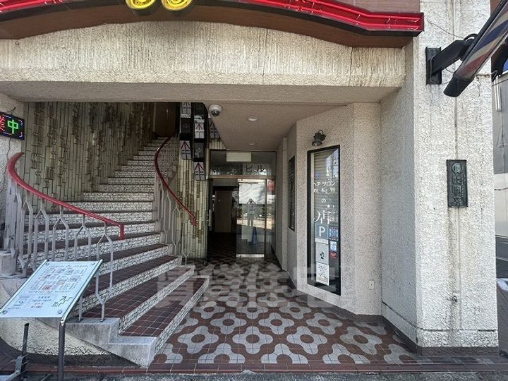 岡文ビルの外観