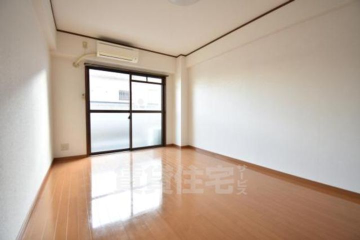 大阪府堺市北区新金岡町5丁の賃貸マンションの居間