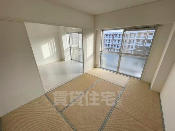 大阪府豊中市浜2丁目の賃貸マンションの寝室