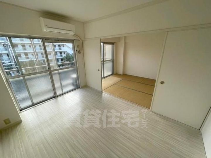 大阪府豊中市浜2丁目の賃貸マンションの子供部屋