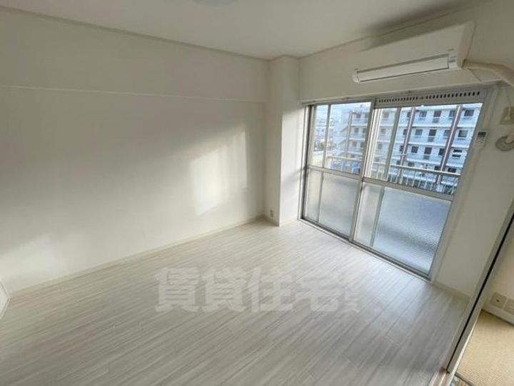大阪府豊中市浜2丁目の賃貸マンションの子供部屋