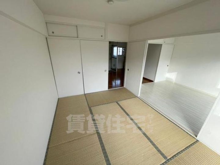 大阪府豊中市浜2丁目の賃貸マンションの寝室