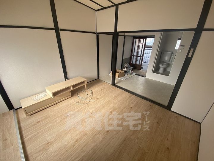 若江本町4丁目アパートの居間