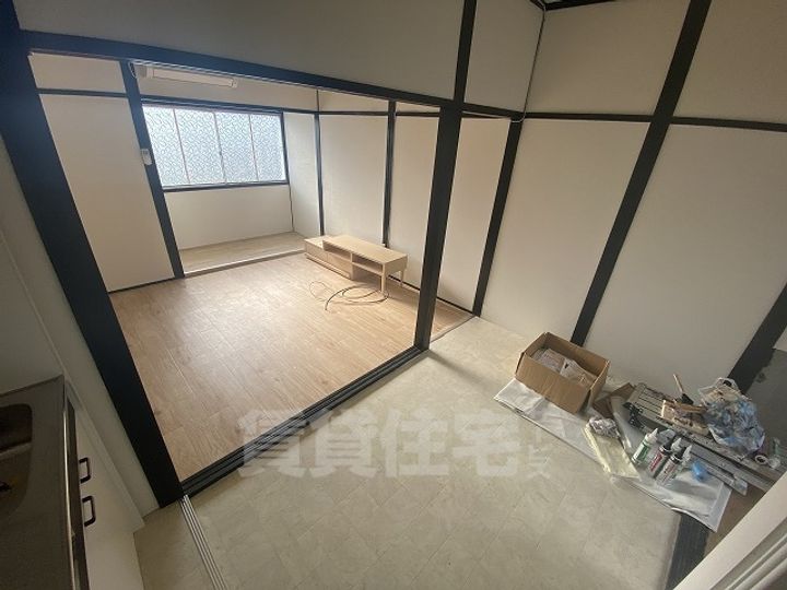 若江本町4丁目アパートの居間
