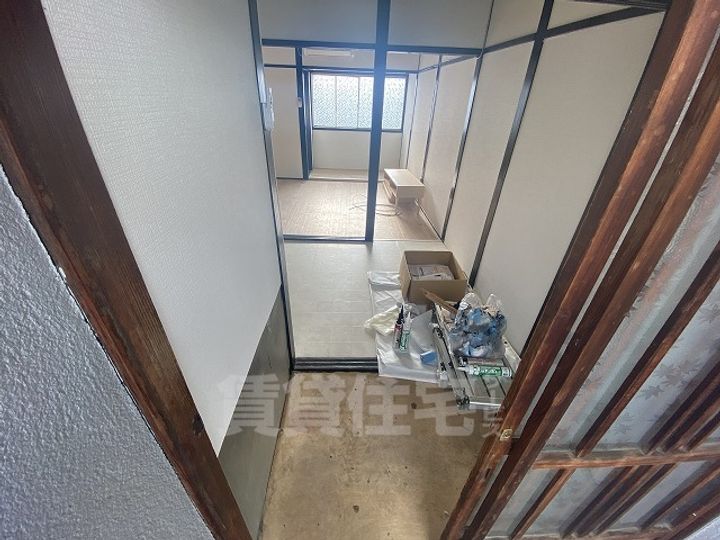 若江本町4丁目アパートの玄関