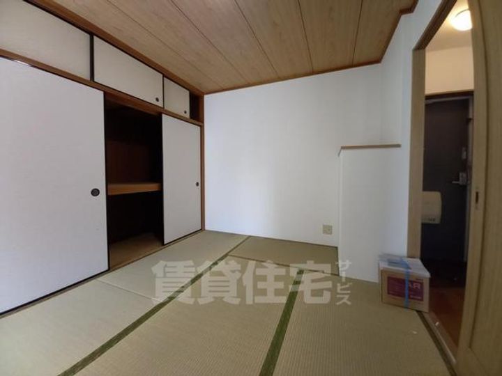 大阪府豊中市長興寺南3丁目の賃貸マンションの寝室