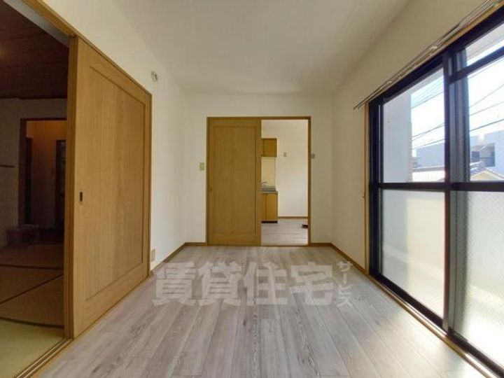 大阪府豊中市長興寺南3丁目の賃貸マンションの内装