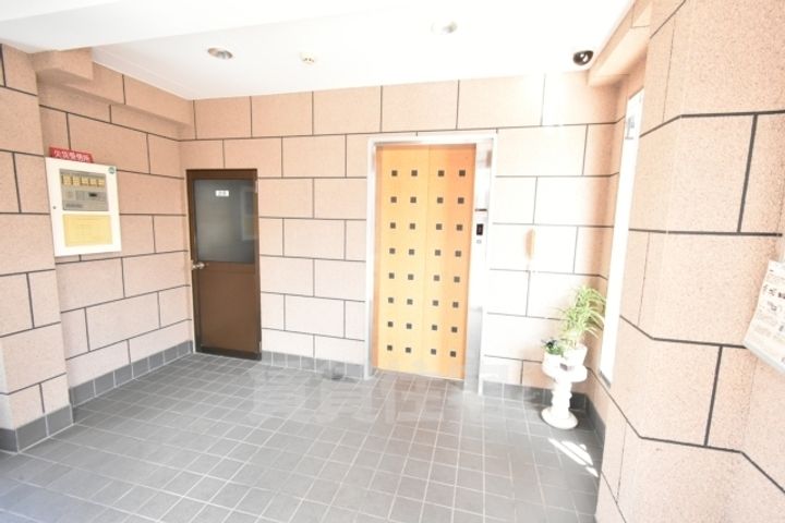 メゾン・ド・タカの玄関