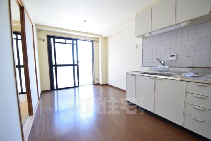 大阪府茨木市駅前1丁目の賃貸マンションの内装