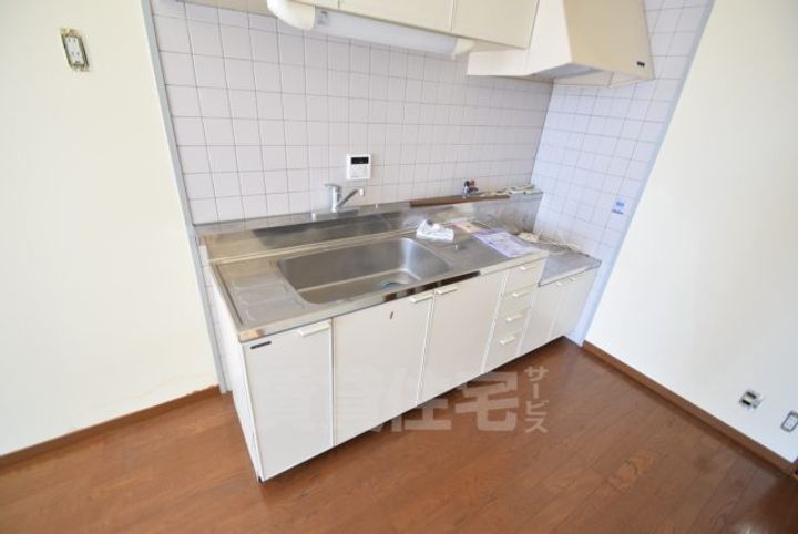 大阪府茨木市駅前1丁目の賃貸マンションのキッチン