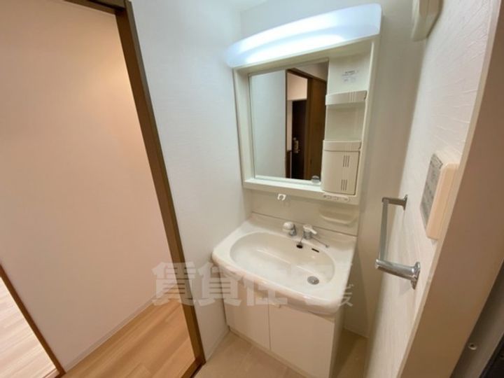 大阪府大阪市淀川区西宮原2丁目の賃貸マンションの内装