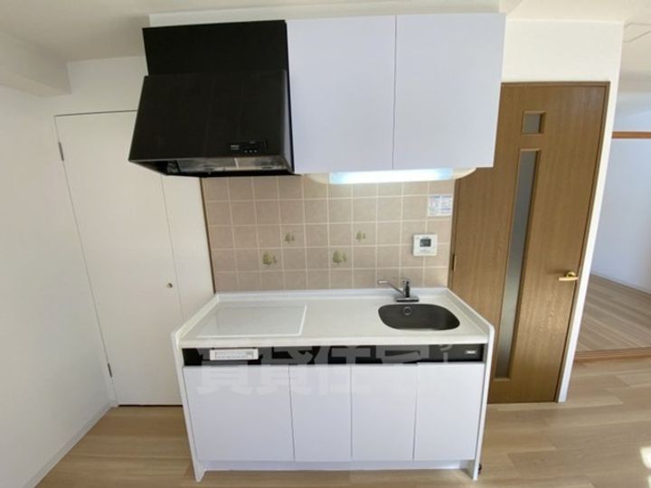 大阪府大阪市淀川区西宮原2丁目の賃貸マンションのキッチン