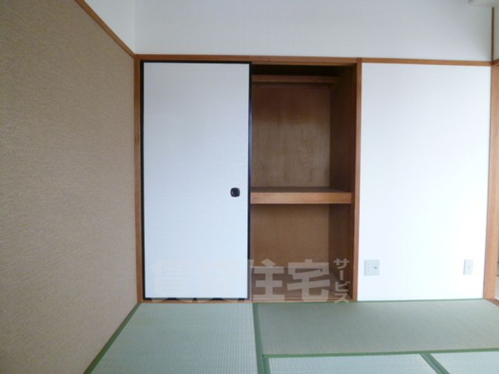 大阪府豊中市南桜塚1丁目の賃貸マンションの内装