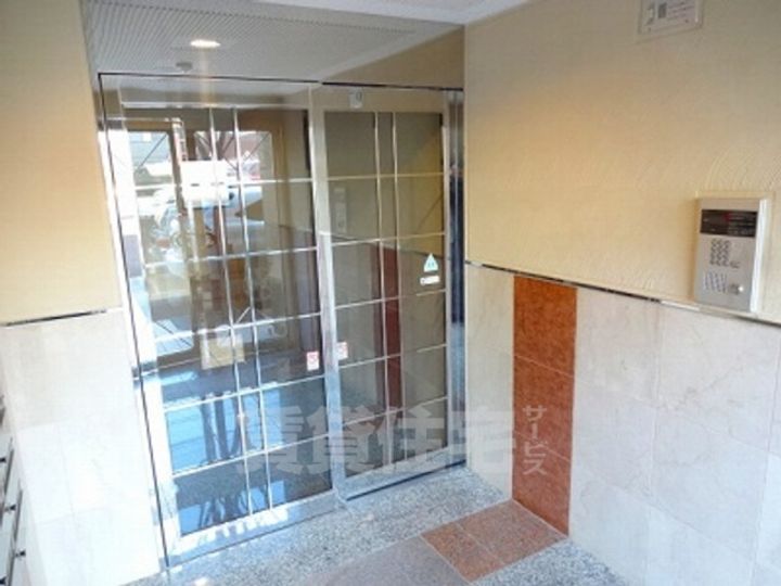 福岡県福岡市中央区白金2丁目の賃貸マンションの玄関