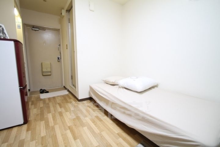 大阪府大阪市住吉区苅田4丁目の賃貸マンションの居間