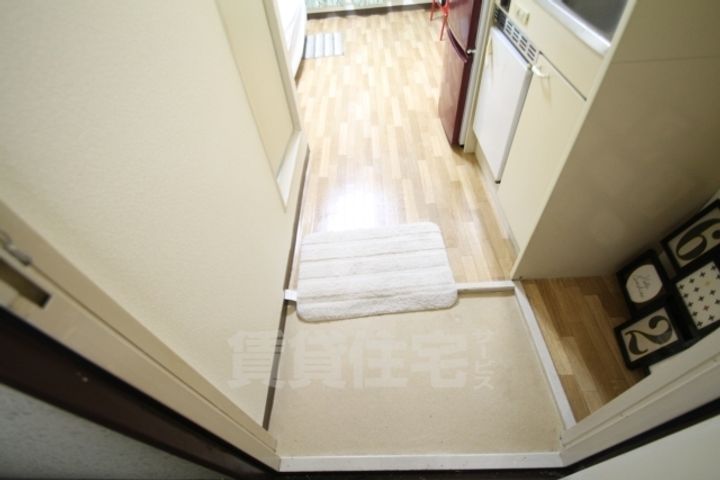 大阪府大阪市住吉区苅田4丁目の賃貸マンションの玄関