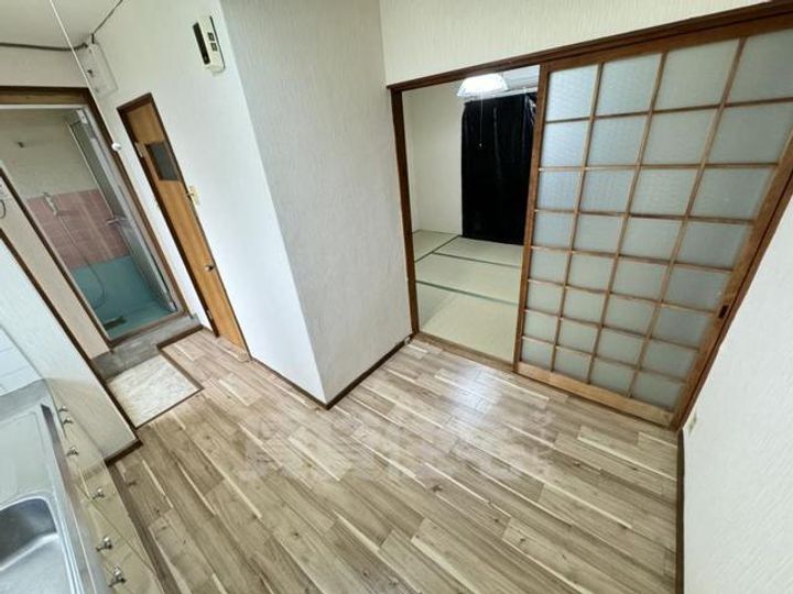 東和マンションの居間