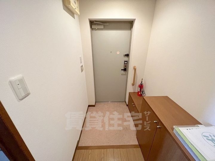 レスペクテ 高齢者向優良賃貸住宅の玄関