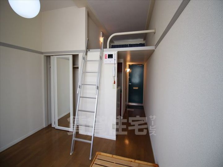 レオパレスGRUEの居間