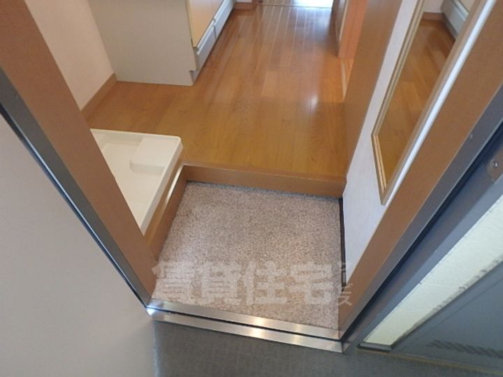 フラッティ梅小路の玄関