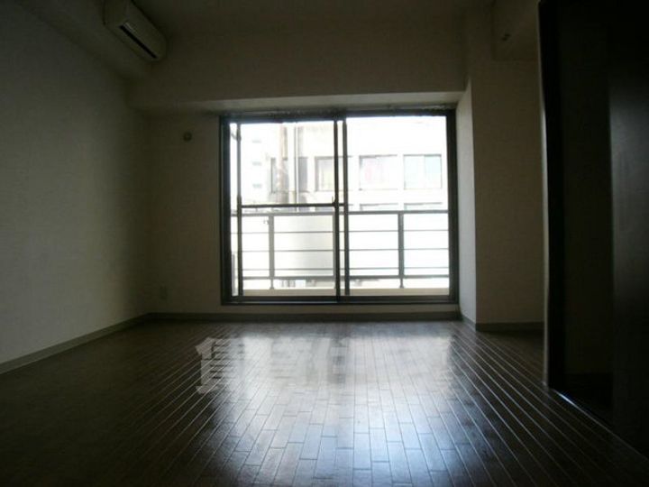 プラネシア星の子四条西洞院の居間