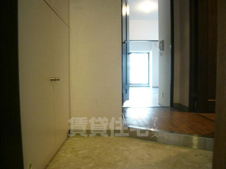 プラネシア星の子四条西洞院の玄関