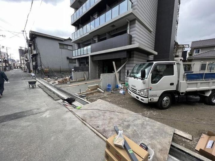 プレサンス OSAKA 姫里エンファシスの玄関