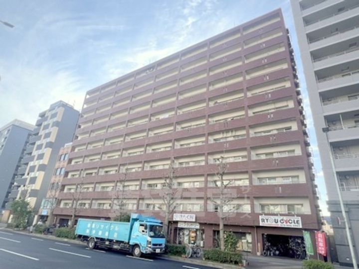 ライオンズマンション堀川の外観