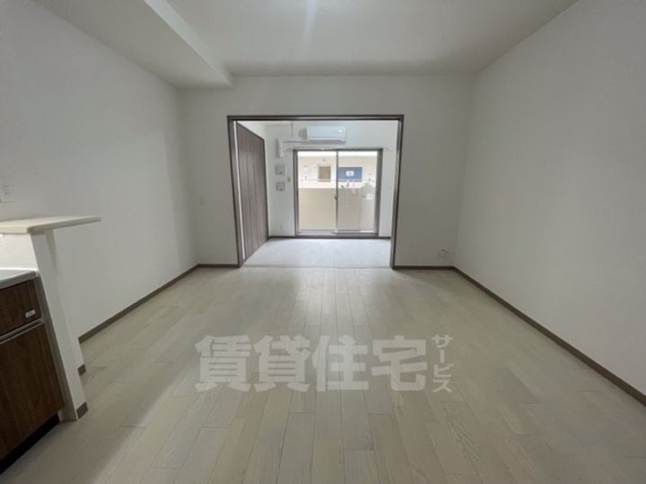 大阪府高石市高師浜4丁目の賃貸マンションの居間