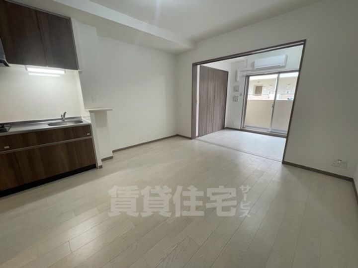 大阪府高石市高師浜4丁目の賃貸マンションの居間