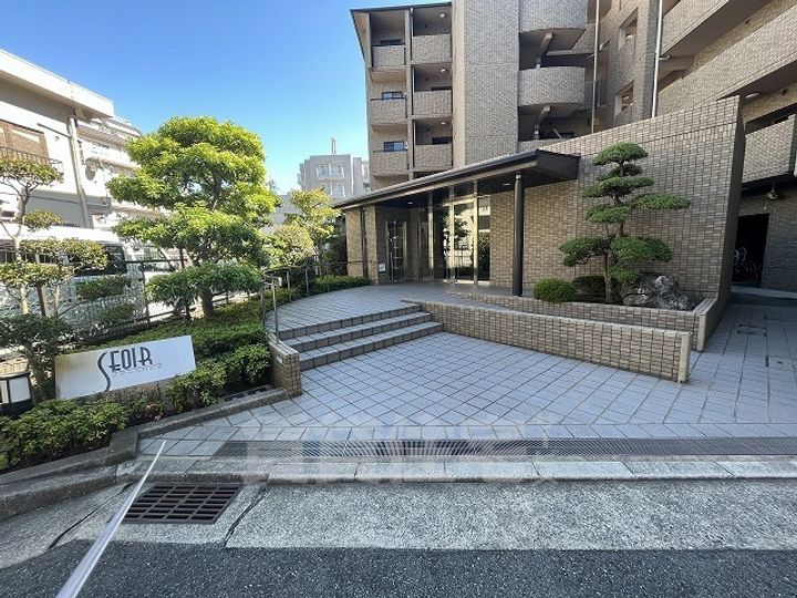 ソアール門戸荘の玄関