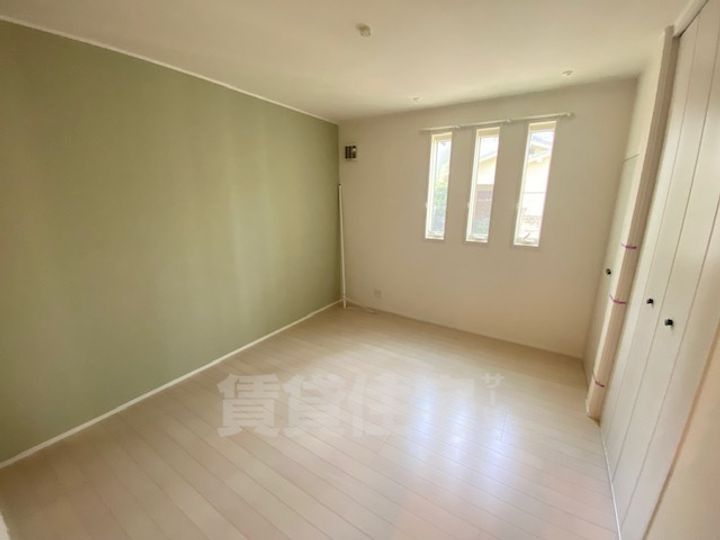 大阪府堺市北区百舌鳥梅町1丁の賃貸アパートの居間