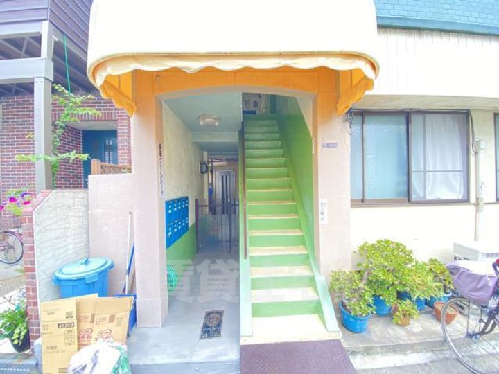 長居グリーンハイツの玄関