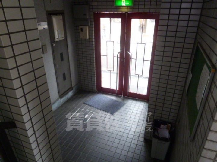 シャルマンフジ新石切の玄関