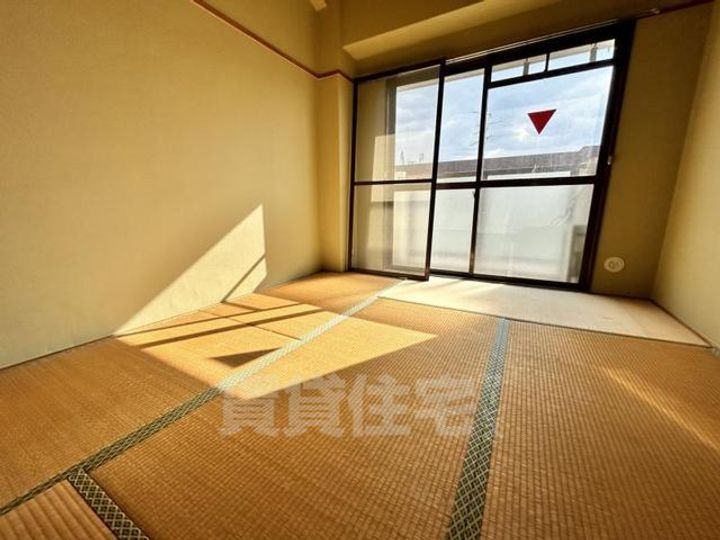 大阪府寝屋川市上神田1丁目の賃貸マンションの寝室