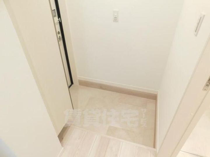 大阪府豊中市本町3丁目の賃貸アパートの玄関