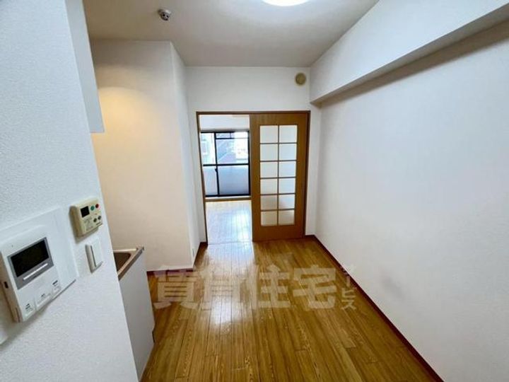 大阪府豊中市庄内西町4丁目の賃貸マンションの内装