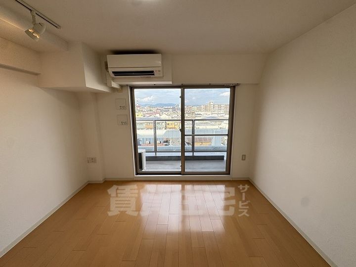 セレニテ甲子園の居間