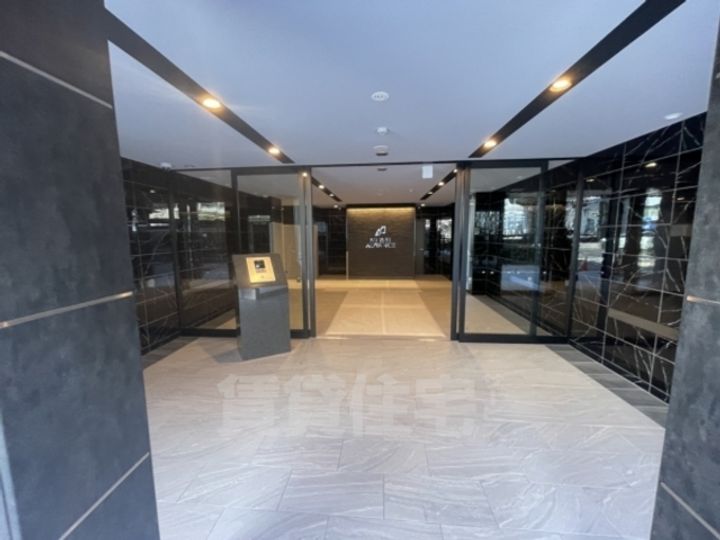 アドバンス神戸レイソレの玄関