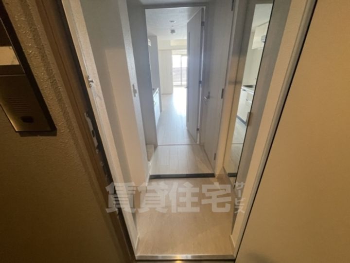 アドバンス神戸レイソレの玄関