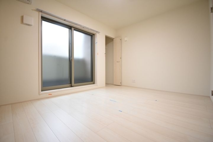大阪府堺市西区鳳中町9丁の賃貸アパートの居間