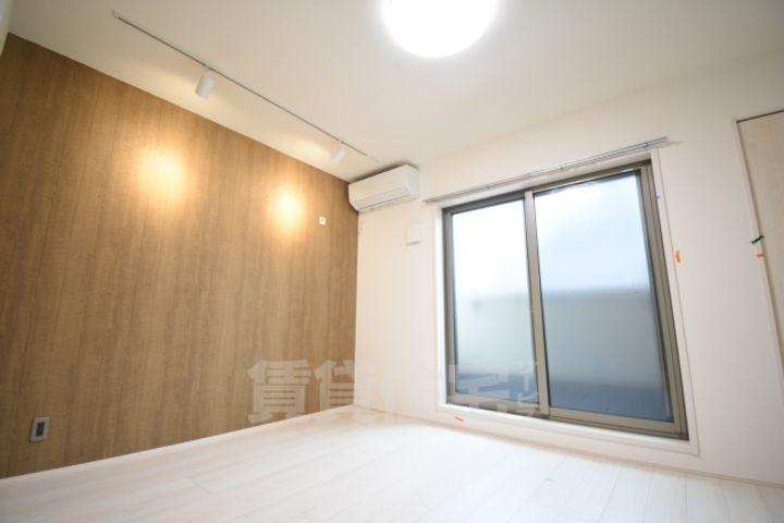 大阪府堺市西区鳳中町9丁の賃貸アパートの寝室