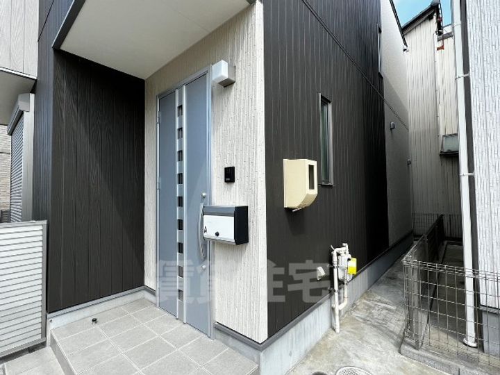 愛知県北名古屋市沖村岡(一戸建)の賃貸物件の玄関