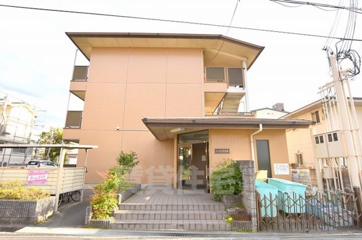 グレイスフル山本の玄関