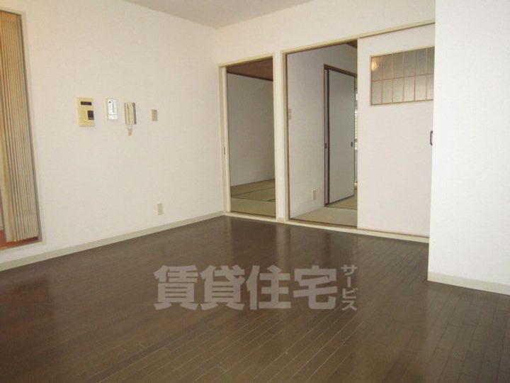 コーポ西取石の居間