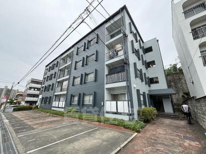 成田グリーンハイツの外観