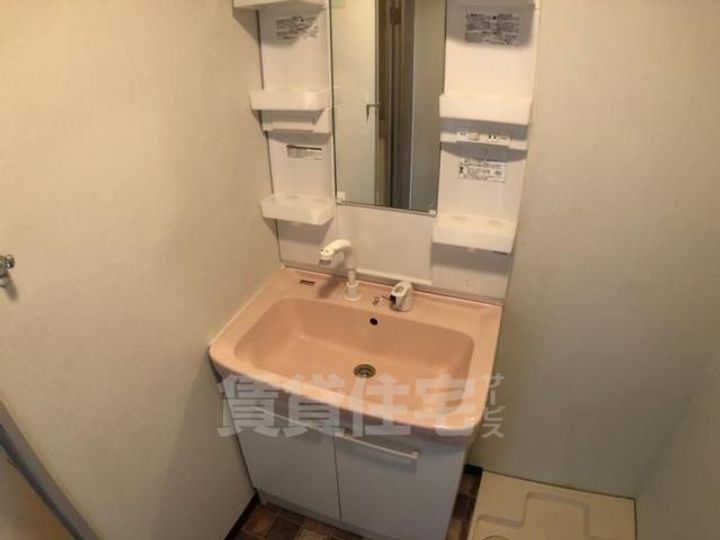 大阪府豊中市曽根東町1丁目の賃貸マンションの内装