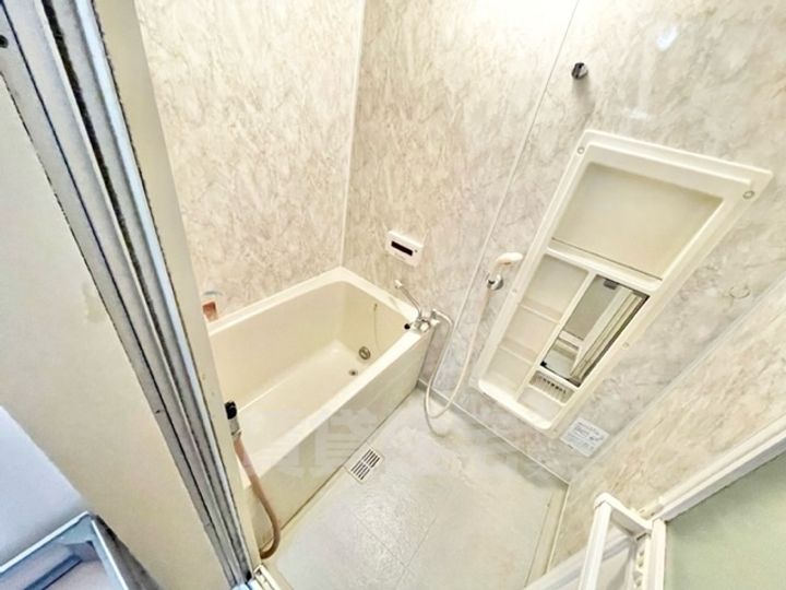 大阪府茨木市新中条町の賃貸マンションの風呂